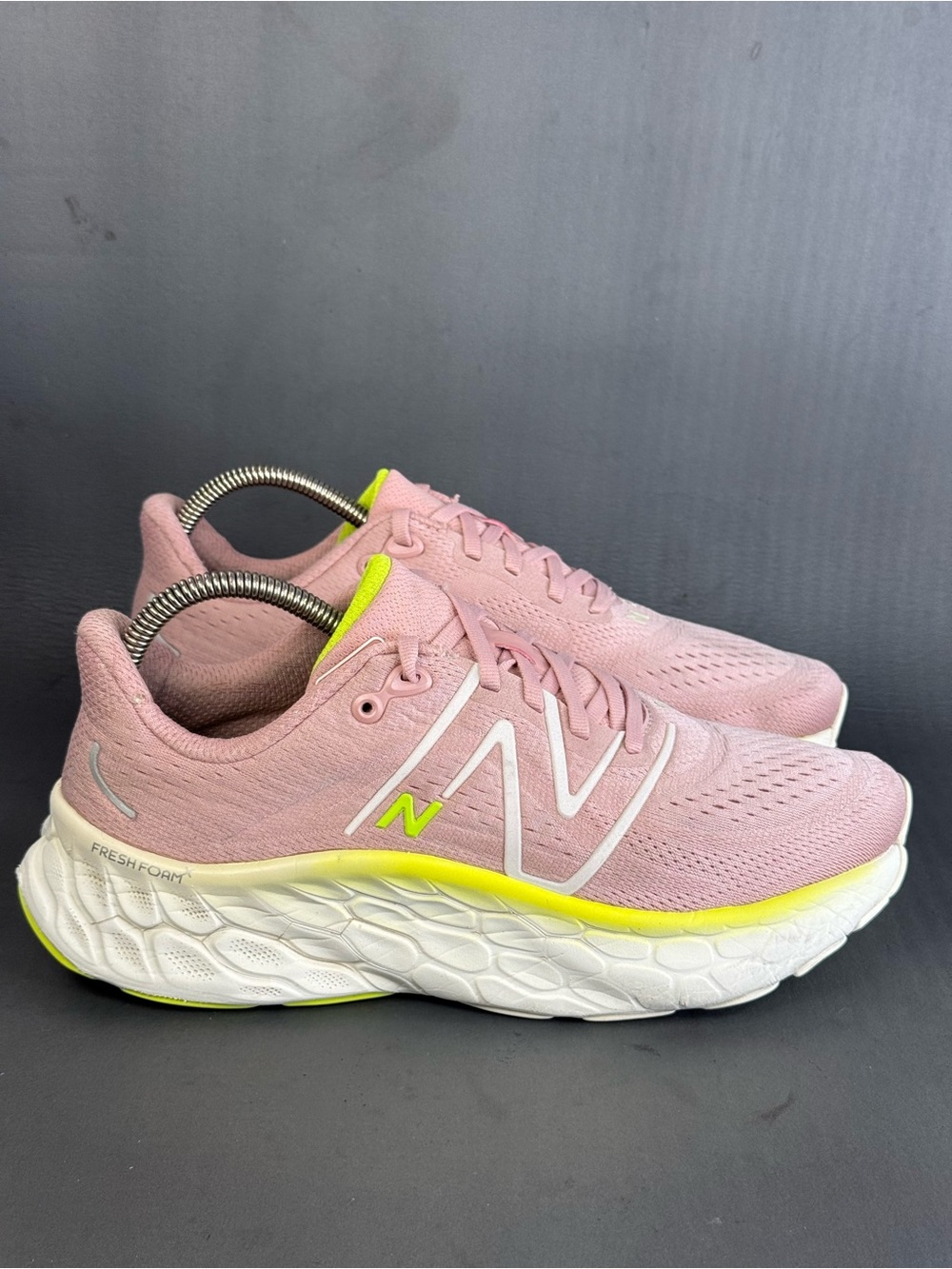 New Balance Fresh Foam X More v4 sneaker "Pink Moon/Sea Salt" women’s 10